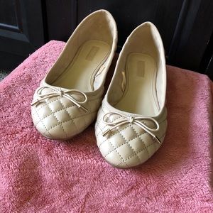 New without tags forever 21 flats